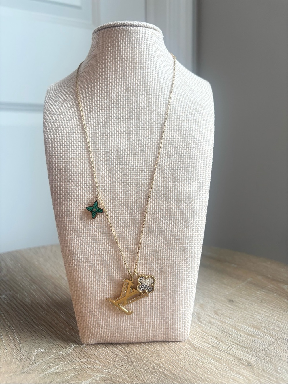LV Fashion Gold-tone LV Pendant Necklace with Green Charm